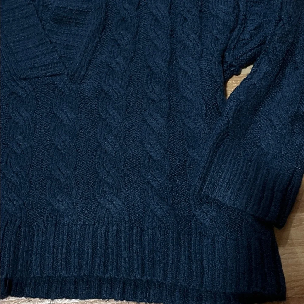 American Eagle Outfitters Navy V-Neck Sweater - Picture 3 of 5